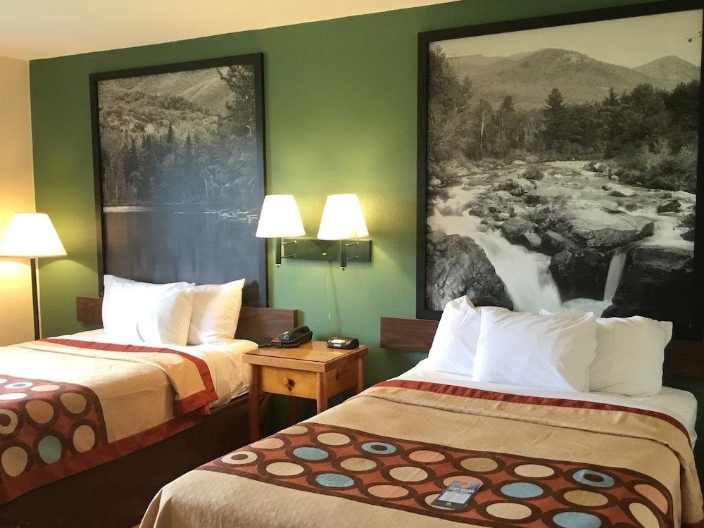 Super 8 By Wyndham Hotel 2*
