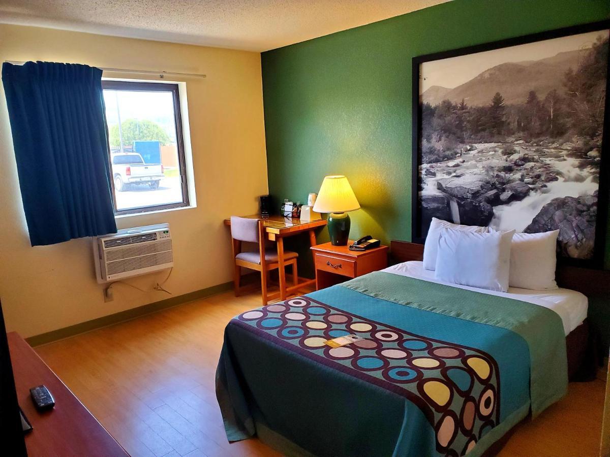 Hotel Super 8 By Wyndham Ticonderoga