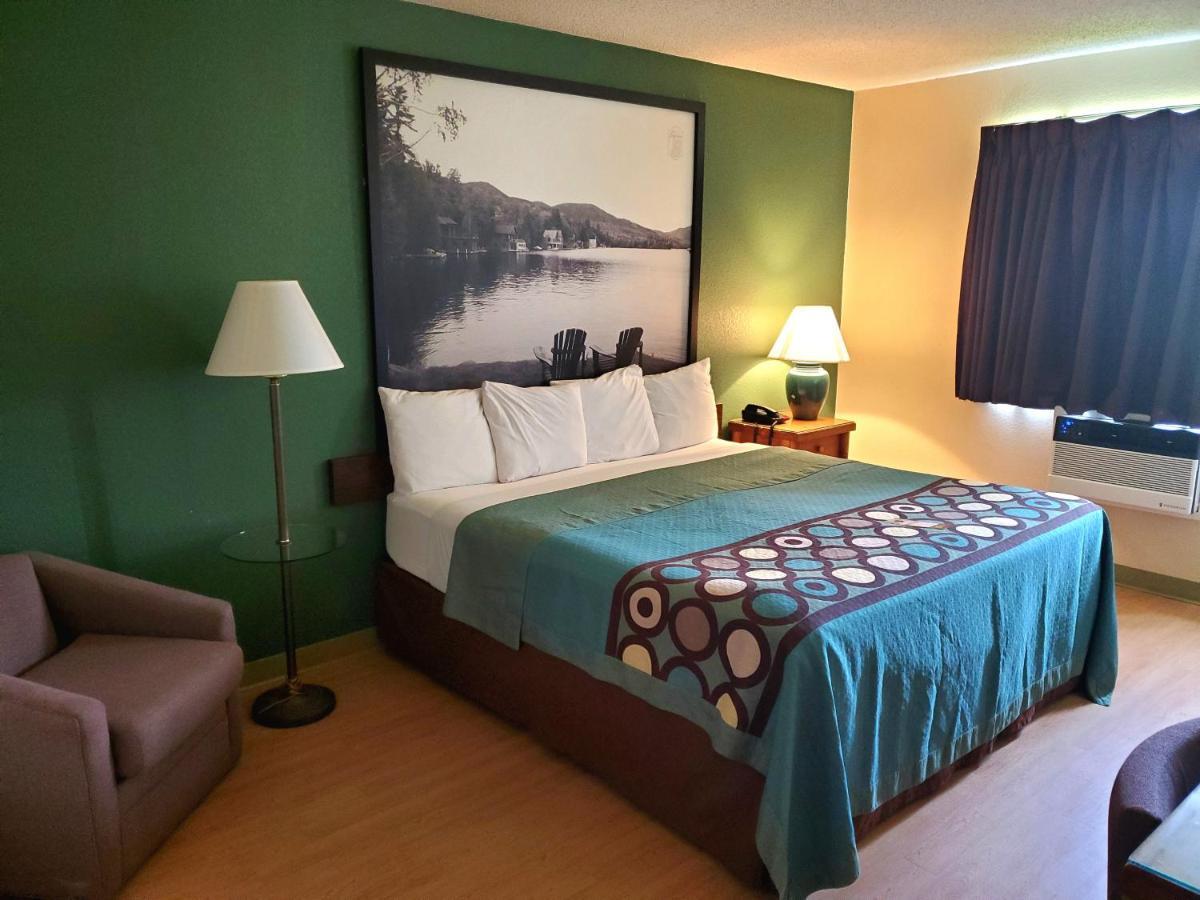 Hotel Super 8 By Wyndham Ticonderoga
