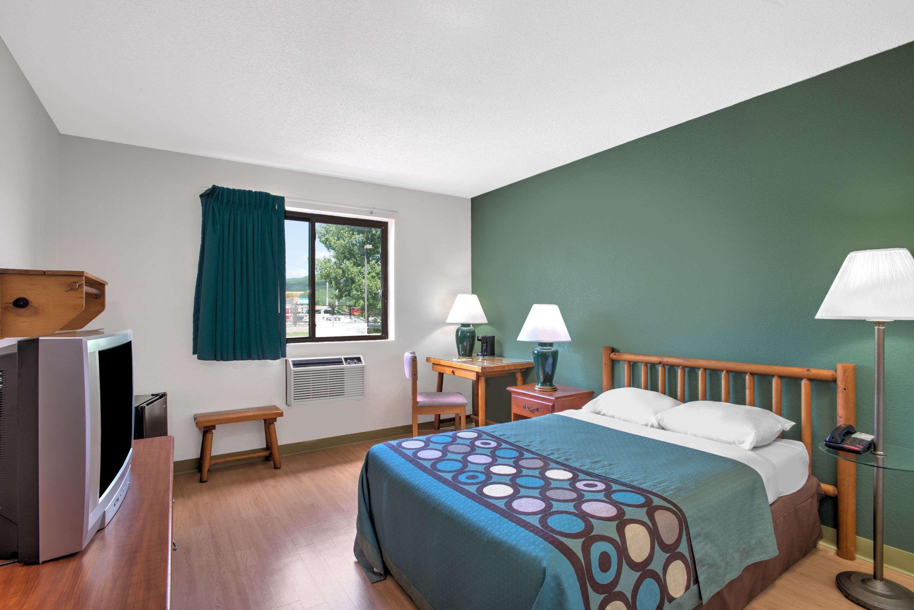 Hotel Super 8 By Wyndham 2*