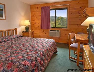 Super 8 By Wyndham Hotel 2*